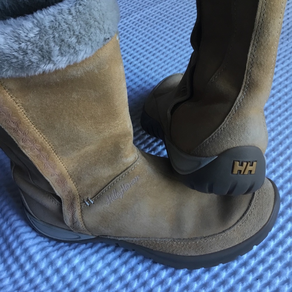 Helly Hansen “Frozen” Suede leather Women’s Boots size 7.5